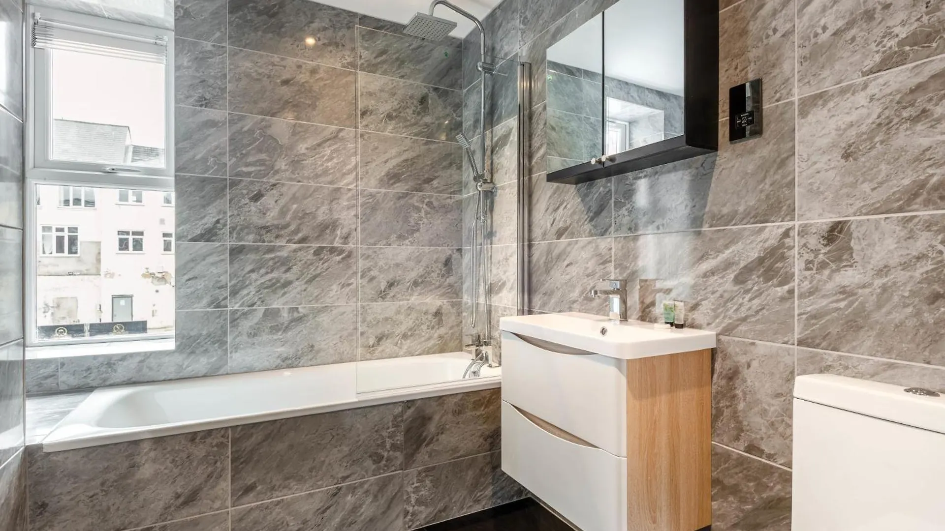 Stylish 2 Bedroom Apartment In Central Hull Kingston upon Hull United Kingdom