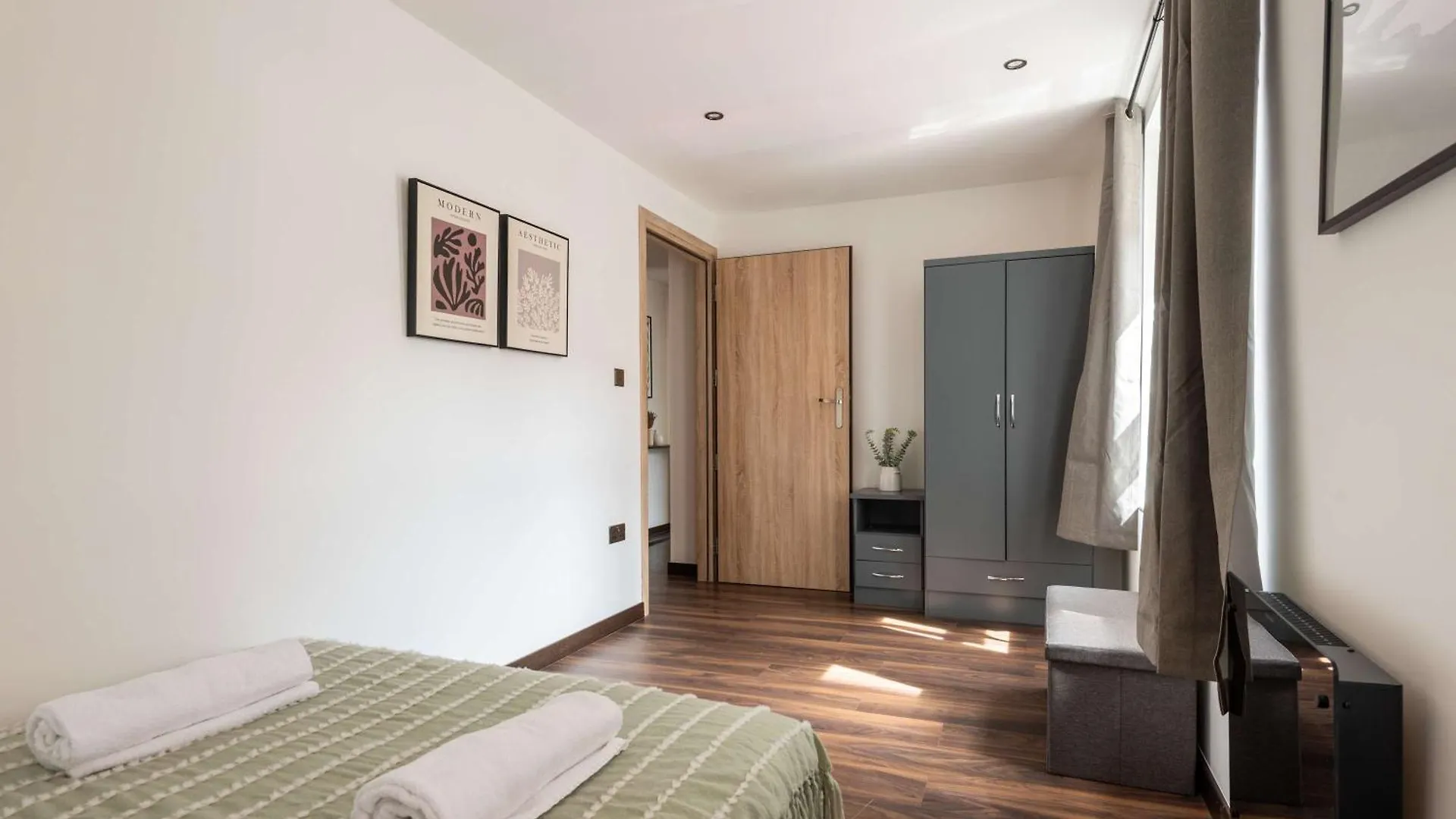 Stylish 2 Bedroom Apartment In Central Hull Kingston upon Hull 0*,  United Kingdom
