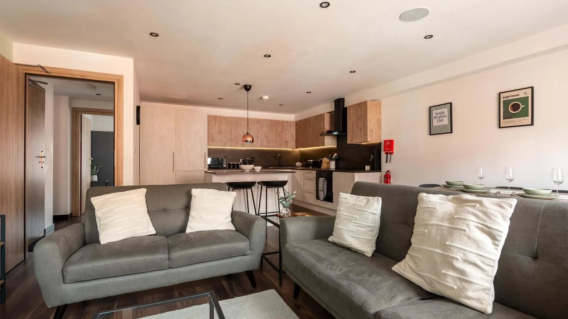 Stylish 2 Bedroom Apartment In Central Hull Kingston upon Hull
